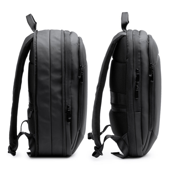 Detalle de la mochila antirrobo extensible de pu leather kugar en color negro