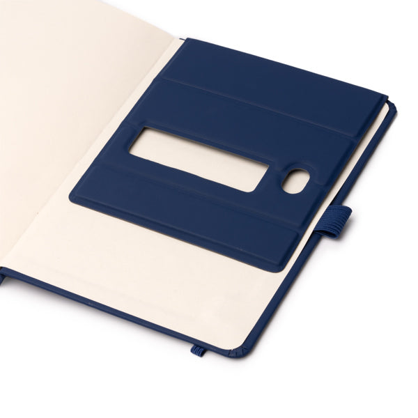 Detalle de la cubierta de la libreta con soporte azul marino personalizada