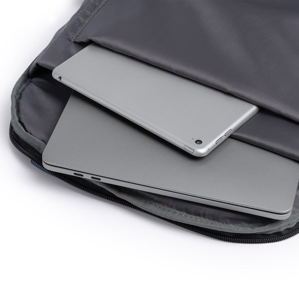 Detalle de la mochila antirrobo de rpet para portatil norden en color denim vigore