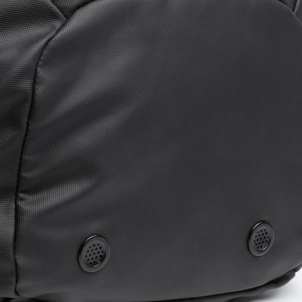 Detalle del bolso mochila multifuncion de pu leather fantom en color negro