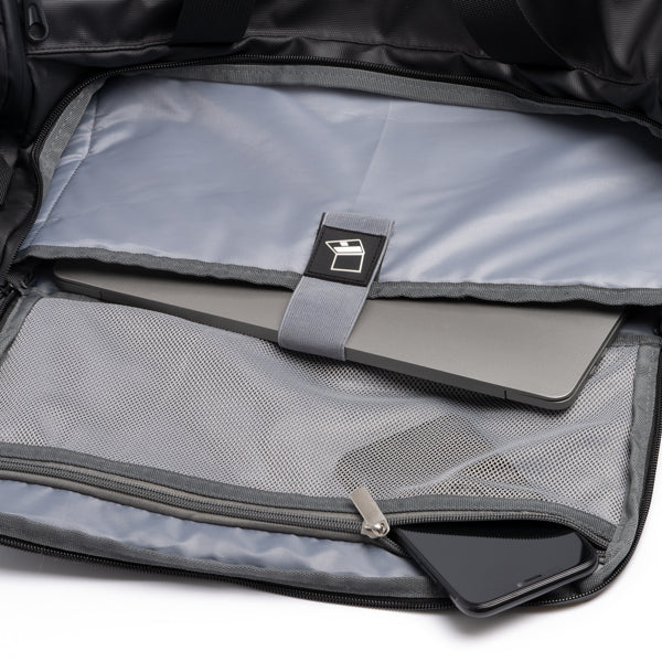 Detalle del bolso mochila multifuncion de pu leather fantom en color negro