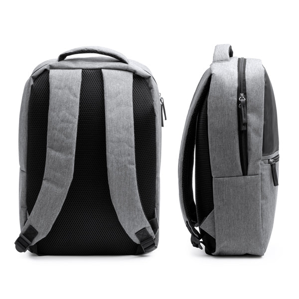 Detalle de la mochila de rpet con detalles de pu leather kiton en color gris vigore