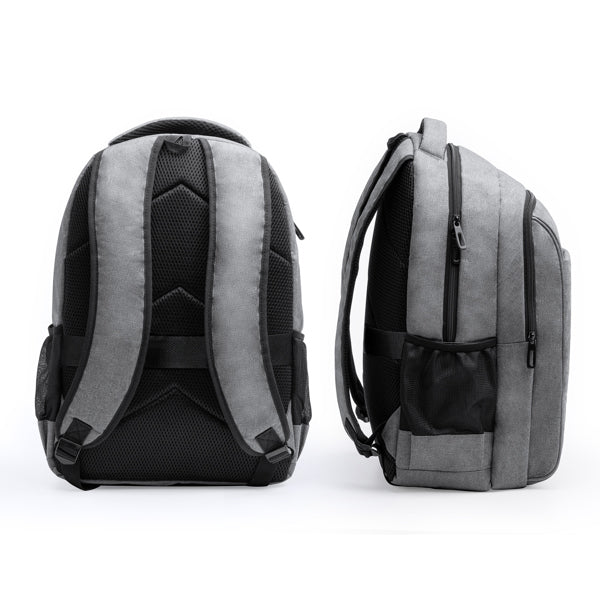 Detalle de la mochila ejecutiva de triple compartimento patrik en color gris