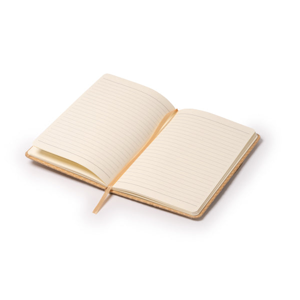 Detalle de la tapa de paja natural de la libreta personalizada