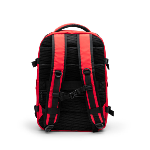Detalle de la mochila de viaje para cabina de rpet banter en color rojo