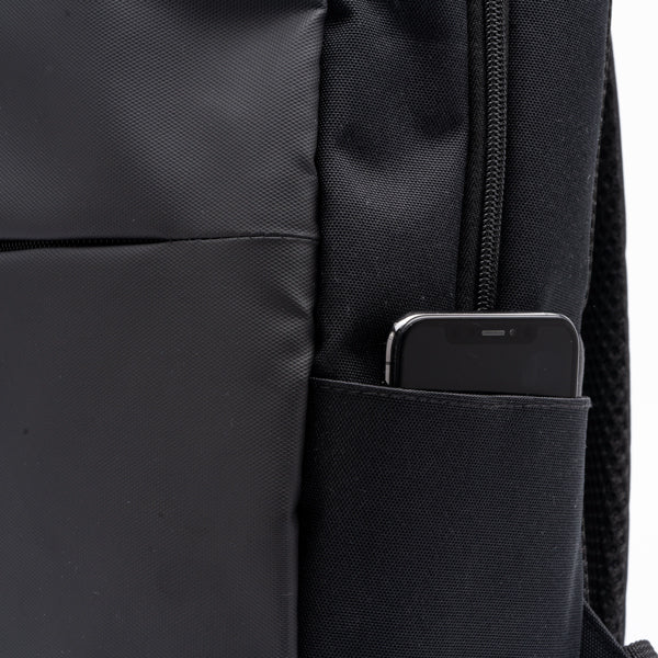 Detalle de la mochila ergonomica de pu leather grindel en color negro
