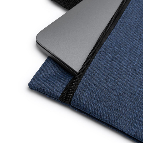 Detalle del portadocumentos de rpet con cremallera draper en color denim vigore