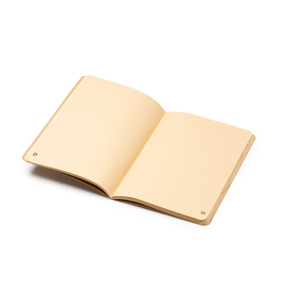 Detalle de la libreta de carton reciclado con papel FSC personalizada