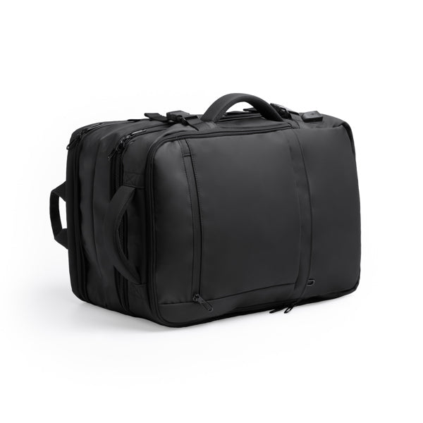 Detalle de la mochila de viaje extensible de 40 litros rayan en color negro