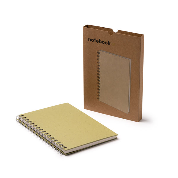 Detalle de la libreta de briks con hojas recicladas verde oasis