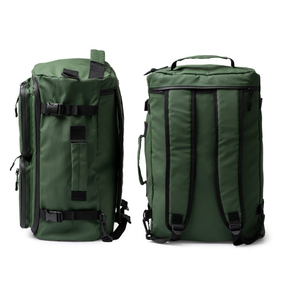 Detalle del bolso mochila con compartimento para calzado hobart en color verde oscuro