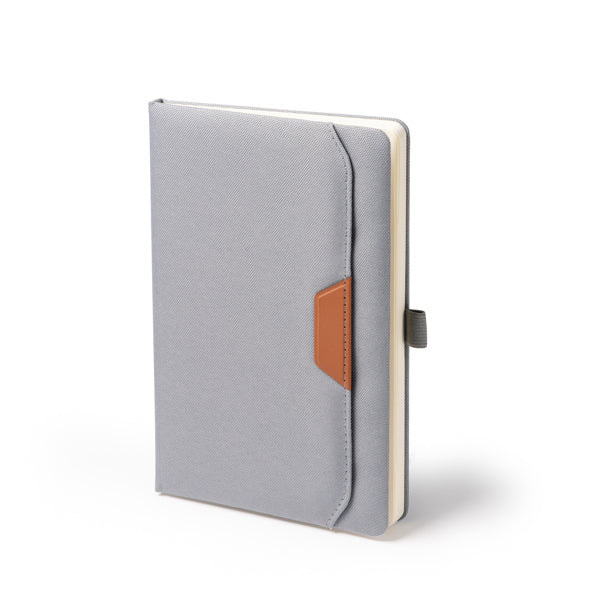 Libreta A5 de RPET con bolsillo exterior personalizada con logo de empresa