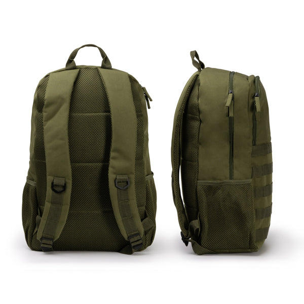Detalle de la mochila de rpet con bolsillo para portatil bufalo en color verde oscuro