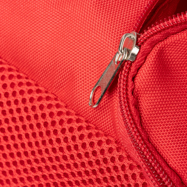 Detalle del zapatillero de rpet con rejilla diegox en color rojo