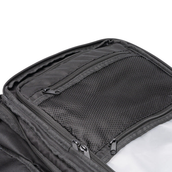 Detalle de la mochila de viaje de pu leather beria en color gris