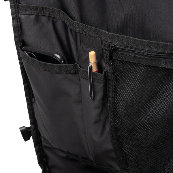 Detalle de la mochila de viaje de gran capacidad brunox en color verde oscuro