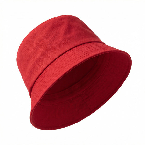 Detalle del gorro bob de algodon bobin en color rojo