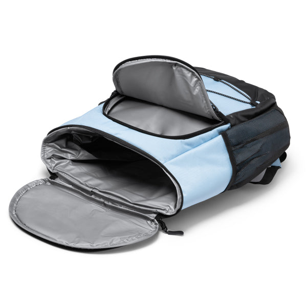 Detalle de la mochila nevera de ripstop isotermica sakra en color celeste