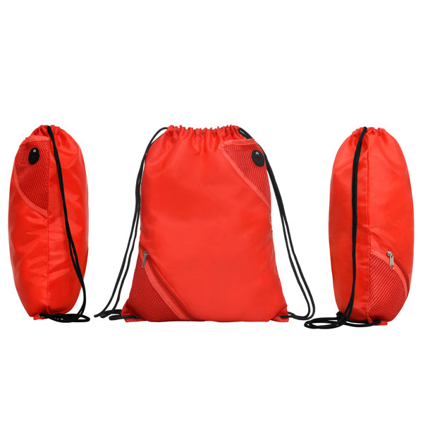 Detalle de la mochila de cuerdas con bolsillo frontal cuanca en color rojo