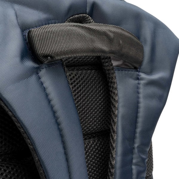 Detalle de la mochila de nylon con salida usb duke en color marino
