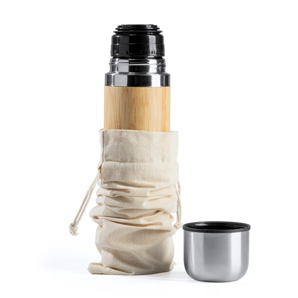 Detalle de la bolsa de algodon para botellas con cordones napa en color crudo
