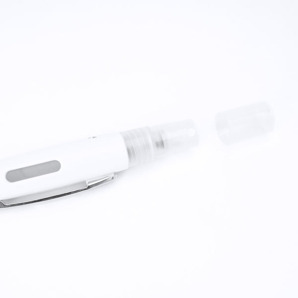 Detalle del boligrafo con pulverizador blanco Farber