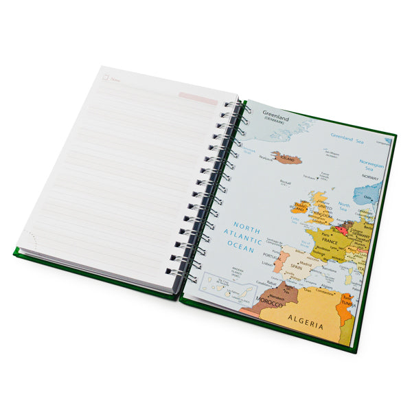 Detalle de las esquinas troqueladas de la agenda A5 verde personalizada
