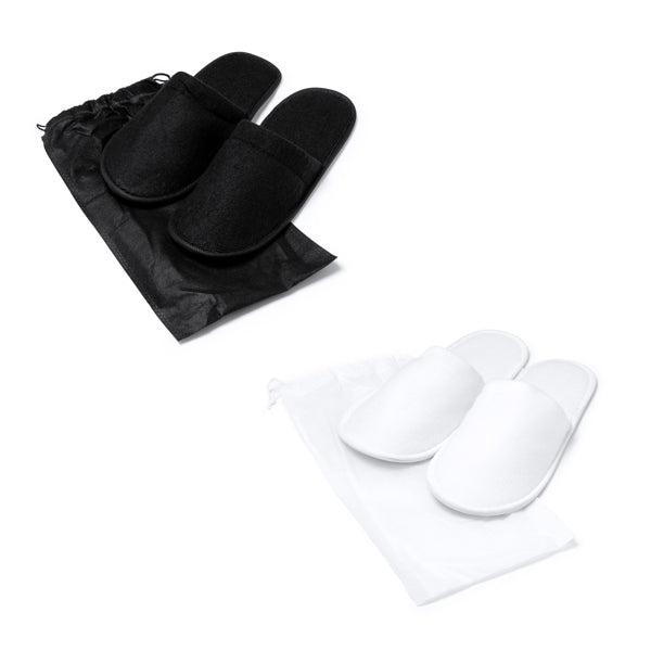 Detalle de las zapatillas de viaje con funda yllier en color blanco